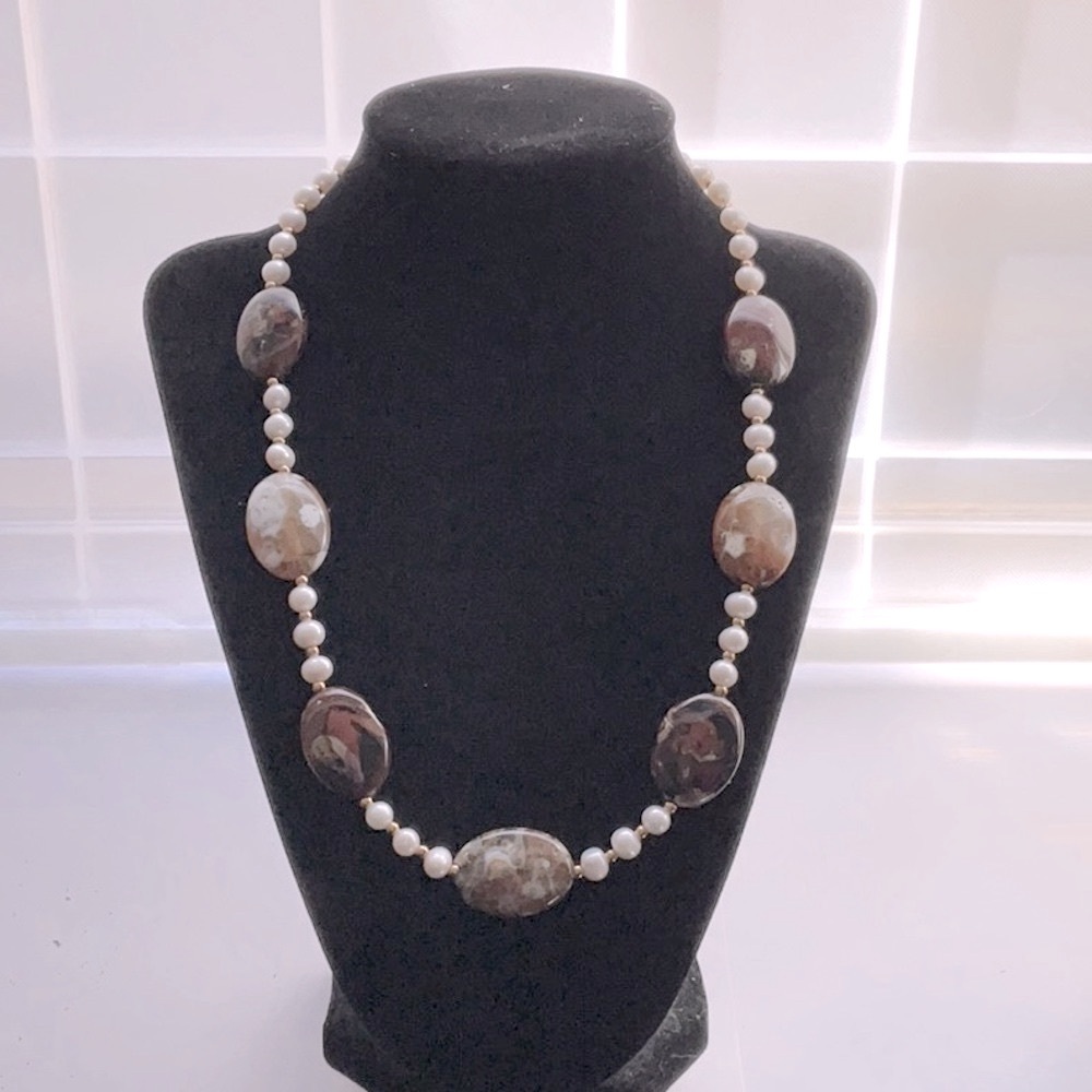 ⬛️Brand New Pearl & Flower Agate Necklace Handcrafted